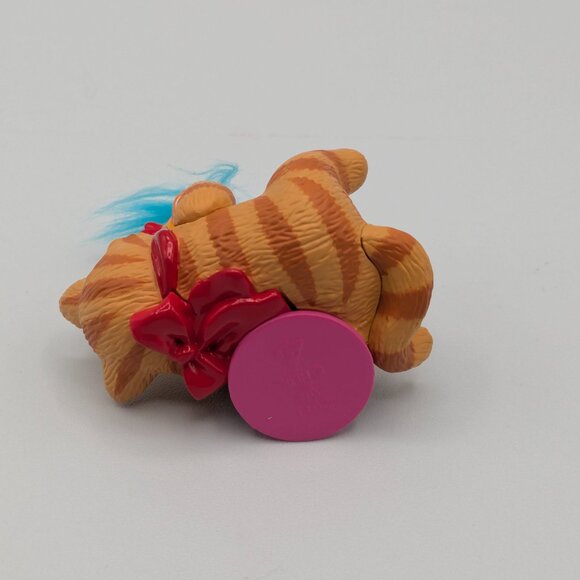 Hallmark Keepsake Mischievous Kittens 2011, 13th in Series Christmas Ornament - Picture 7 of 11